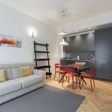 Milano: Incantevole Appartamento In Pieno Centro - Fancy Yellow Apartments Exteriör bild