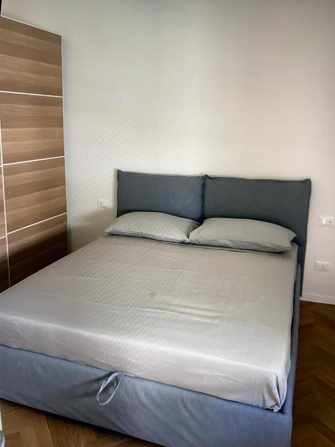 Milano: Incantevole Appartamento In Pieno Centro - Fancy Yellow Apartments Exteriör bild